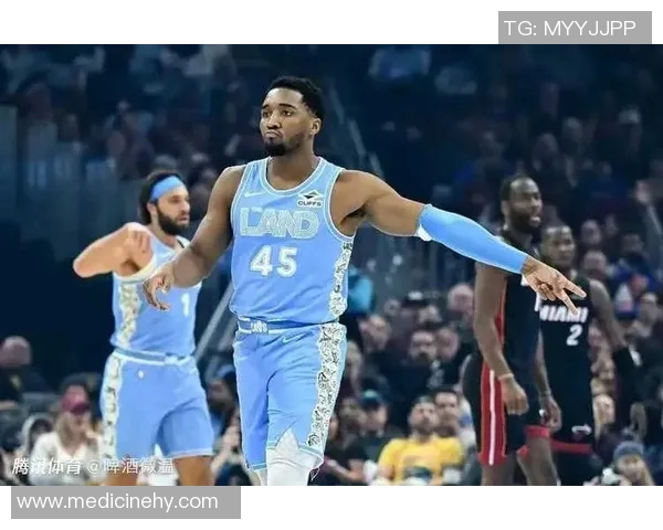 热火队新任总经理上任首秀，豪言要带球队冲进季后赛